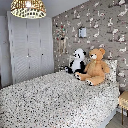 Appartement Elegant For 4 With Wifi, Parking And Private Pool