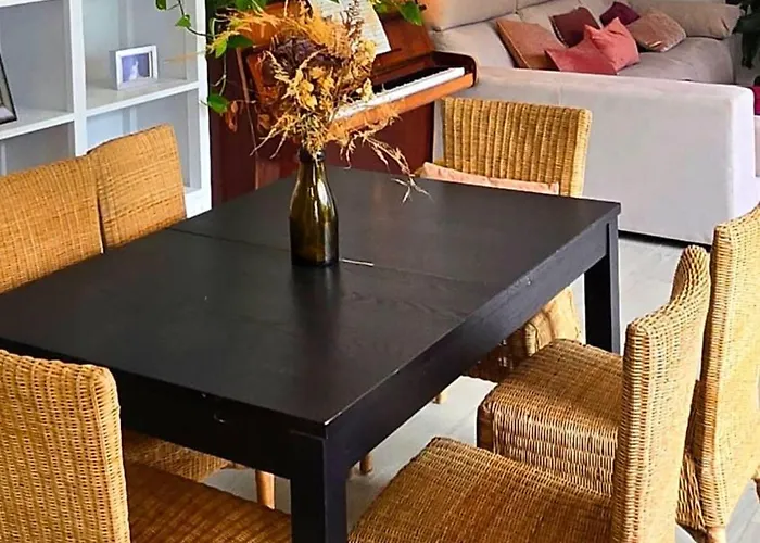 Elegant For 4 With Wifi, Parking And Private Pool Lägenhet