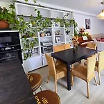 Elegant For 4 With Wifi, Parking And Private Pool
