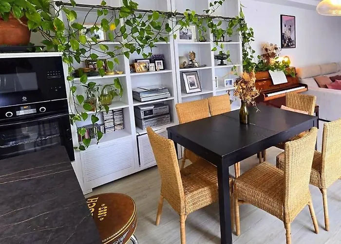 Elegant For 4 With Wifi, Parking And Private Pool