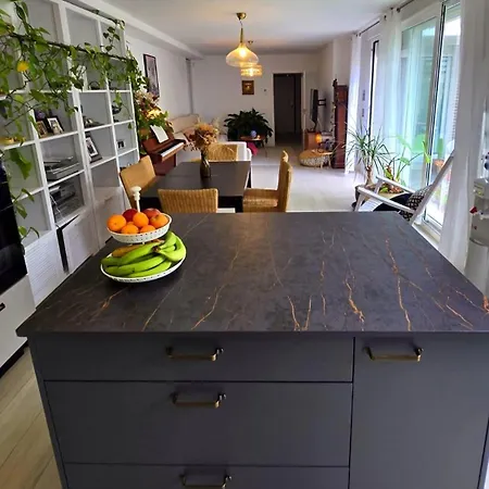 Elegant For 4 With Wifi, Parking And Private Pool アパート ベルメオ