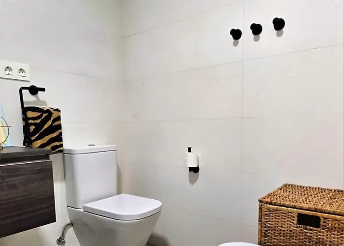 アパート Elegant For 4 With Wifi, Parking And Private Pool *